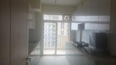 Kitchen Image of 1940 Sq.ft 3 BHK Apartment / Flat for rent in DLF Express Greens, Manesar Gurgaon for Rs. 32000