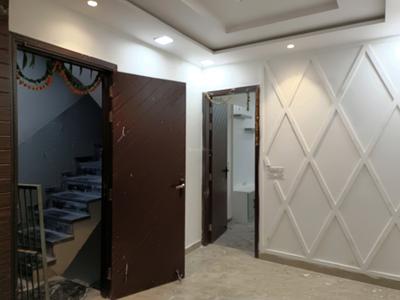 Living Room Image of 700 Sq.ft 3 BHK Builder Floor for rent in Sector 24 Rohini New Delhi for Rs. 17000