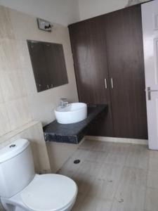 Bathroom Image of 2486 Sq.ft 3 BHK Villa for sale in Paramount Golfforeste Villas, Surajpur Greater Noida for Rs. 24000000