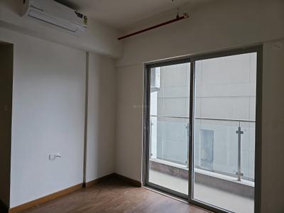 Bedroom Image of 1350 Sq.ft 2 BHK Apartment / Flat for rent in Gera Song Of Joy, Kharadi Pune for Rs. 49000
