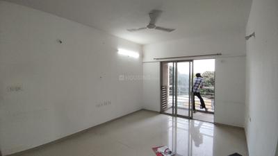 Living Room Image of 1850 Sq.ft 3 BHK Apartment / Flat for rent in Adani The Meadows, Shantigram Ahmedabad for Rs. 34500