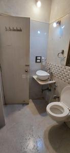 Bathroom Image of 1100 Sq.ft 3 BHK Apartment / Flat for rent in Santacruz East Mumbai for Rs. 130000