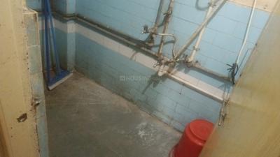 Bathroom Image of 1500 Sq.ft 1 BHK Apartment / Flat for rent in Maharashtra Co-Operative Housing Society, Yerawada Pune for Rs. 20000
