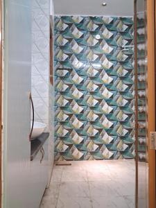 Common Bathroom Image of 2200 Sq.ft 4 BHK Builder Floor for rent in Sector 46 Noida for Rs. 50000