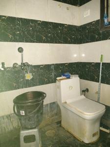 Common Bathroom Image of 450 Sq.ft 2 BHK Builder Floor for sale in New Ashok Nagar New Delhi for Rs. 4650000