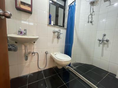 Image of 850 Sq.ft 2 BHK Apartment / Flat for sale in Evershine Millennium Paradise, Kandivali East, Mumbai for Rs. 19000000