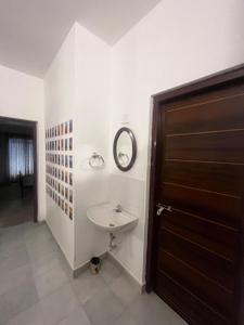 Image of 1150 Sq.ft 3 BHK Apartment / Flat for rent in Thevara, Kochi for Rs. 25000