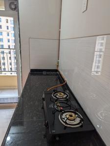 Kitchen Image of 850 Sq.ft 2 BHK Apartment / Flat for rent in Rustomjee Azziano, Thane West Thane for Rs. 50000