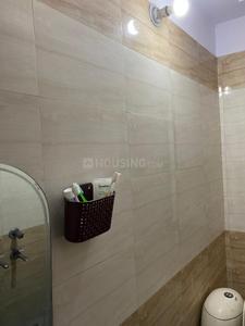 Bathroom Image of 500 Sq.ft 1 BHK Builder Floor for rent in Shastri Nagar New Delhi for Rs. 12000