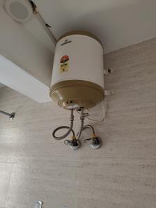 Bathroom Image of 275 Sq.ft 1 RK Apartment / Flat for rent in Emaar Emerald Floors Premier, Sector 65 Gurgaon for Rs. 14000