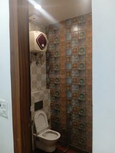 Bathroom Image of 1370 Sq.ft 3 BHK Builder Floor for rent in Malka Ganj New Delhi for Rs. 45000