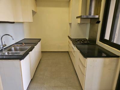 Kitchen Image of 1550 Sq.ft 2.5 BHK Apartment / Flat for sale in Lodha New Cuffe Parade, Sion Mumbai for Rs. 38000000