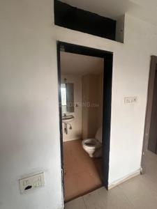 Bathroom Image of 1150 Sq.ft 2 BHK Apartment / Flat for rent in Manish Nagar Nagpur for Rs. 16000