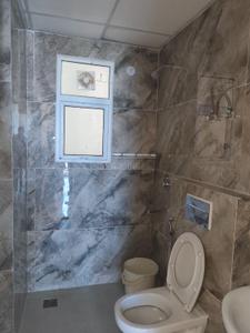 Bathroom Image of 1450 Sq.ft 3 BHK Apartment / Flat for rent in Omaxe The Palace, Gomti Nagar Lucknow for Rs. 32000