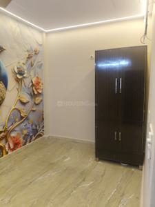 Bedroom Image of 900 Sq.ft 2 BHK Builder Floor for rent in Ramesh Nagar New Delhi for Rs. 27000
