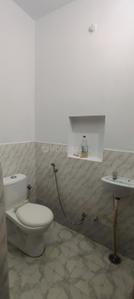 Bathroom Image of 1100 Sq.ft 2 BHK Villa for rent in Gomti Nagar Lucknow for Rs. 17000