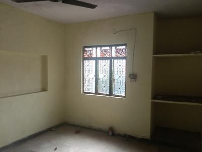 Bedroom Image of 150 Sq.ft 1 RK Apartment / Flat for rent in Shalimar Bagh New Delhi for Rs. 10000