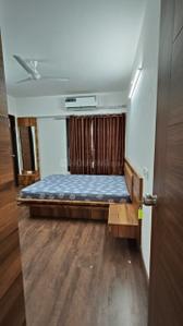 Bedroom Image of 2225 Sq.ft 3.5 BHK Apartment / Flat for rent in Takshashila Air, Ellisbridge Ahmedabad for Rs. 58000