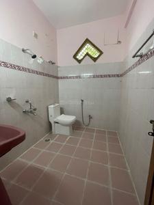 Bathroom Image of 4000 Sq.ft 5 BHK Independent House for rent in Jubilee Hills Hyderabad for Rs. 150000