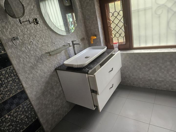 Pocket D, Sector 27 Main Image 1