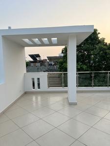 Balcony Image of 350 Sq.ft 1 RK Independent House for rent in Sector 26 Noida for Rs. 20000