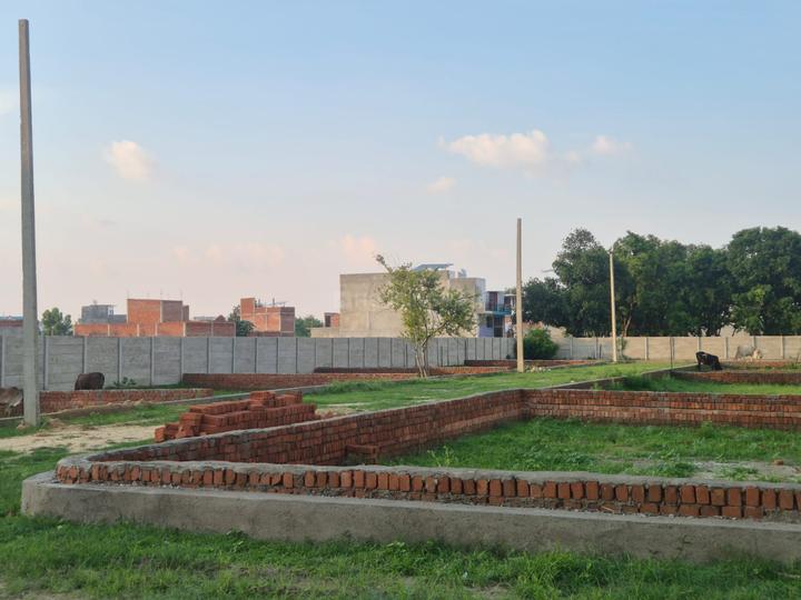 Abhisekh paradise scooter India Chauraha Kanpur Highway project lucknow uttar pradesh Main Image 1