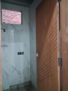 Common Bathroom Image of 600 Sq.ft 1 BHK Apartment / Flat for sale in Sector 73 Noida for Rs. 2700000