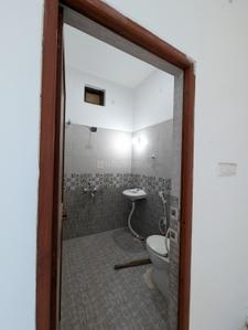 Bathroom Image of 1500 Sq.ft 2 BHK Apartment / Flat for rent in Deokali Ayodhya for Rs. 18000