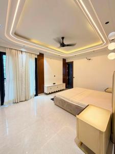 Bedroom Image of 2100 Sq.ft 4 BHK Builder Floor for rent in Freedom Fighters Enclave New Delhi for Rs. 85000