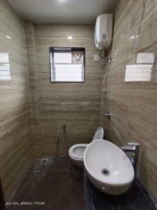 Bathroom Image of 1660 Sq.ft 3 BHK Apartment / Flat for rent in Sahakar Nagar Nagpur for Rs. 30000