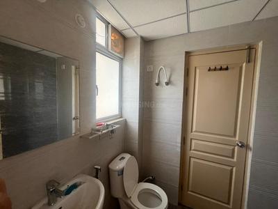 Bathroom Image of 1150 Sq.ft 3 BHK Apartment / Flat for rent in Oro Elements, Jankipuram Lucknow for Rs. 16000