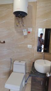 Bathroom Image of 750 Sq.ft 1 BHK Builder Floor for rent in Sushant Lok Phase 1 Gurgaon for Rs. 28000