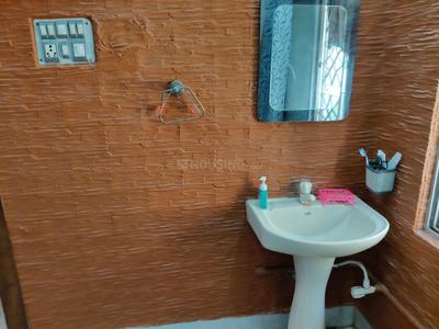 Bathroom Image of 800 Sq.ft 2 BHK Apartment / Flat for rent in Uttarpara Hooghly for Rs. 20000