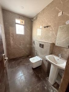 Bathroom Image of 1350 Sq.ft 3 BHK Builder Floor for rent in Sector 8 Gurgaon for Rs. 30000
