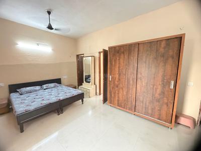 Bedroom Image of 800 Sq.ft 1 BHK Builder Floor for rent in Shaheed Bhagat Singh Nagar Ludhiana for Rs. 10000
