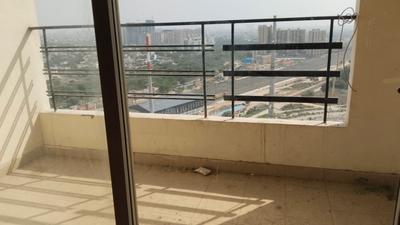 Balcony Image of 600 Sq.ft 1 RK Apartment / Flat for rent in Paramount Pine And Oak Studio, Surajpur Greater Noida for Rs. 14000