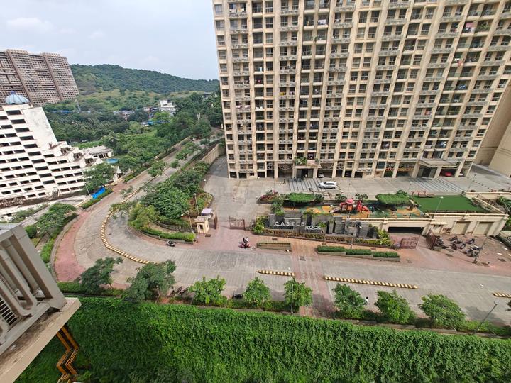 Hiranandani Regent Hill A B C D And E Wing Main Image 1