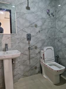 Common Bathroom Image of 750 Sq.ft 2 BHK Builder Floor for rent in DDA Residential Flats, Sector 8 Dwarka New Delhi for Rs. 25000