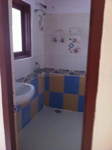 Bathroom Image of 1001 Sq.ft 2 BHK Apartment / Flat for sale in Butler Colony Lucknow for Rs. 4300000