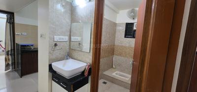 Bathroom Image of 1250 Sq.ft 2 BHK Apartment / Flat for rent in Civil Lines Nagpur for Rs. 26000
