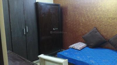 Bedroom Image of 1100 Sq.ft 3 BHK Builder Floor for rent in Ramesh Nagar New Delhi for Rs. 38000