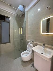 Bathroom Image of 1600 Sq.ft 3 BHK Apartment / Flat for rent in Raheja Imperia, Lower Parel Mumbai for Rs. 400000