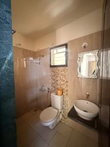 Bathroom Image of 600 Sq.ft 1 BHK Apartment / Flat for rent in Queens Court, Kalyan West Kalyan for Rs. 16499