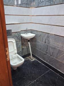 Bathroom Image of 450 Sq.ft 2 BHK Builder Floor for sale in Shastri Nagar New Delhi for Rs. 5200000