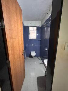 Bathroom Image of 850 Sq.ft 2 BHK Apartment / Flat for rent in Kharde Patil Kalyani, Kothrud Pune for Rs. 27000