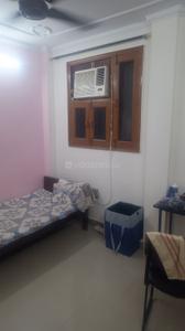 Bedroom Image of 600 Sq.ft 3 BHK Builder Floor for rent in Kirti Nagar New Delhi for Rs. 15000
