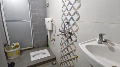 Bathroom Image of 600 Sq.ft 1 BHK Apartment / Flat for sale in Kalwa Thane for Rs. 8200000
