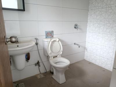 Image of 950 Sq.ft 2 BHK Apartment / Flat for rent in Kumar Pebble Park, Hadapsar, Pune for Rs. 19800