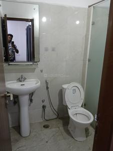 Bathroom Image of 2500 Sq.ft 6 BHK Apartment / Flat for rent in Chandralok Lucknow for Rs. 60000