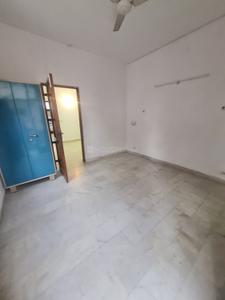 Bedroom Image of 1300 Sq.ft 3 BHK Builder Floor for rent in Model Town New Delhi for Rs. 30000